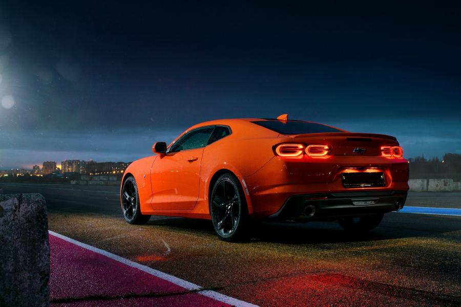 Chevrolet Camaro 2018 года  (EU) (фото 2 из 5)